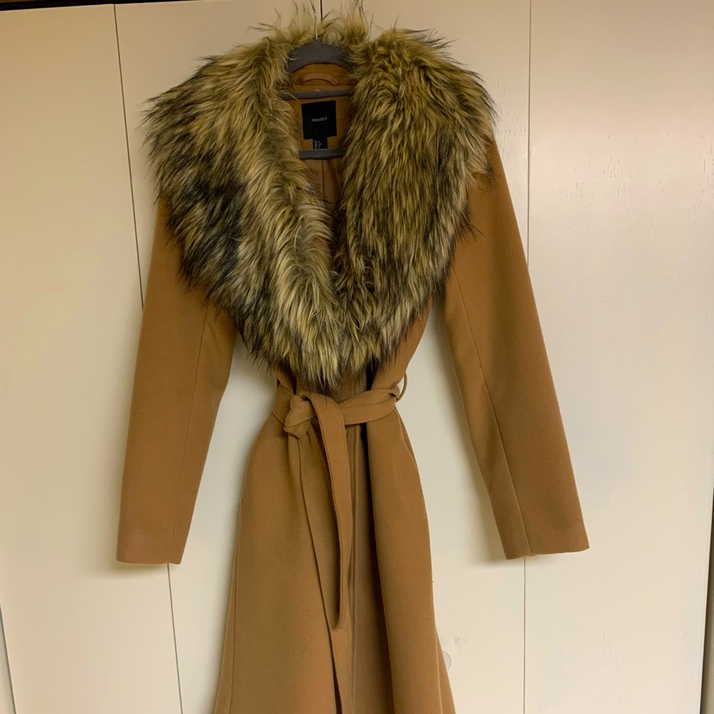 Forever21 Camel Coat with removable faux fur collar. Size L